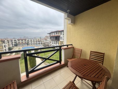 1180 terrace with garden furniture