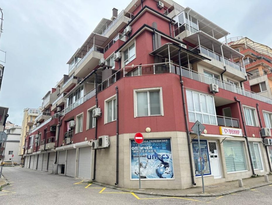 ID 1168 View of a residential building in Pomorie