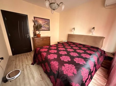 ID 1168 Bedroom with bed