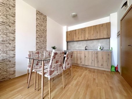 ID 1169 Kitchen and dining area