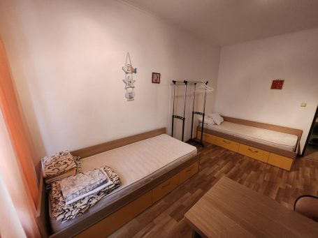 ID 1194 bedroom with beds