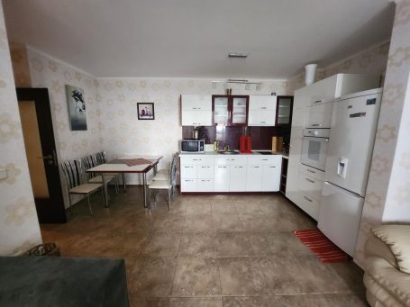 ID 1194 Living room with kitchenette