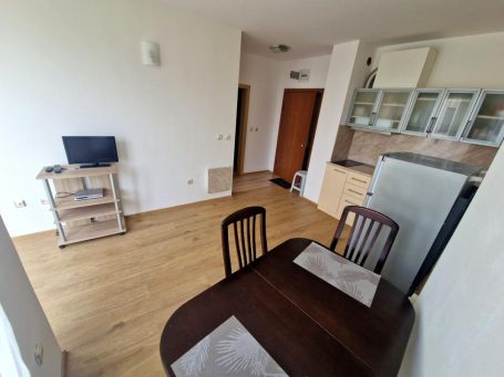 ID 1181 dining area