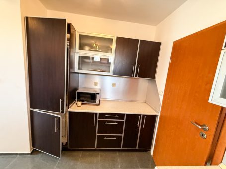 ID 1205 Kitchen cabinets