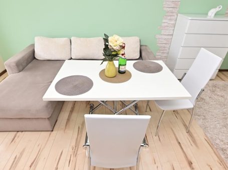 ID 1183 Sofa, table