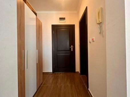ID 1207 entrance hall