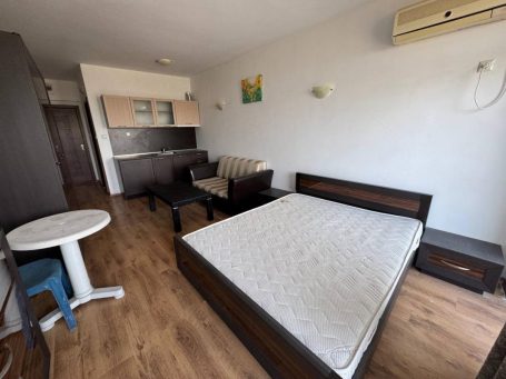 ID 1211 bed, wardrobe
