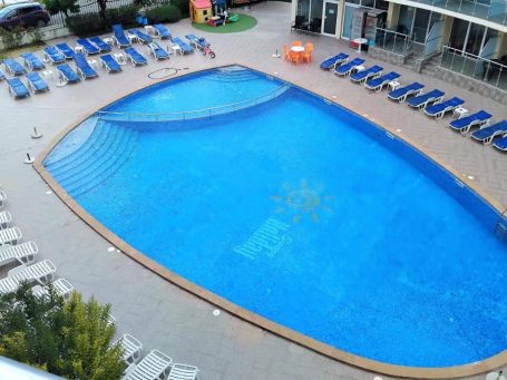 1241 Swimming pool and complex area