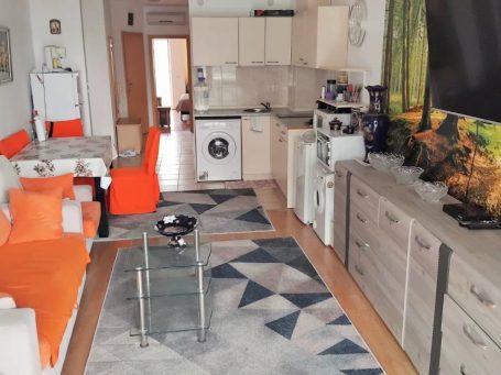 Spacious apartment in Sunny Holiday complex, Sunny Beach