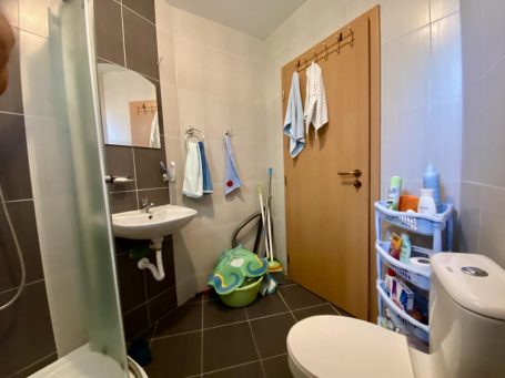 ID 1221 bathroom with shower