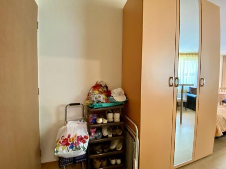 ID 1221 wardrobe