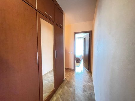 ID 1240 Corridor and entrance hall