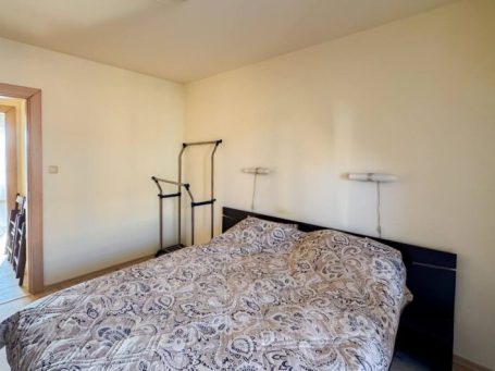 ID 1227 bed in bedroom