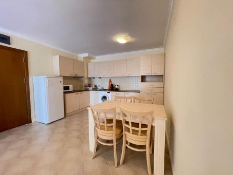 ID 1222 Kitchen and dining area