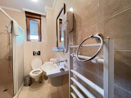 ID 1218 second bathroom