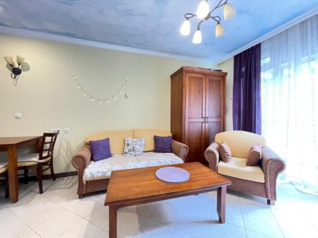 ID 1233 living room