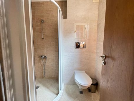 id 1229 bathroom with shower