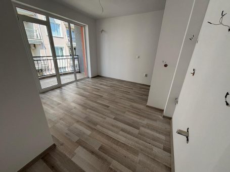 Apartment in a new building in Sveti Vlas without maintenance fee
