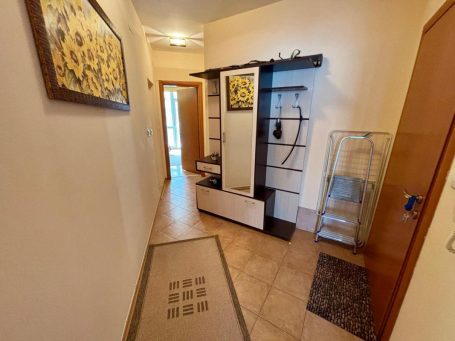 ID 1254 entrance hall