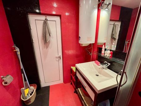 ID 1254 Bathroom of the apartment