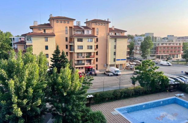ID 1262 The territory of the residential complex and the swimming pool