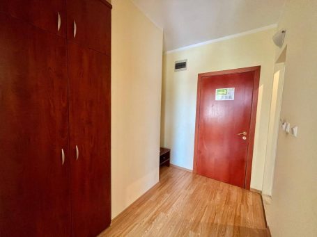 ID 1249 entrance hall