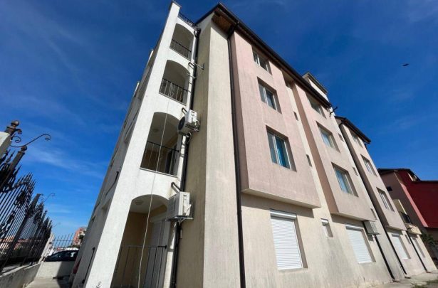  ID 1250 View of a residential house in Ravda