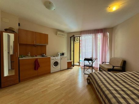 ID 1258 Studio with furniture