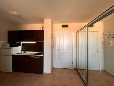 ID 1253 kitchen area