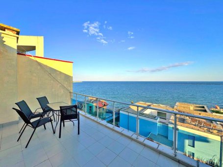 ID 1243 terrace